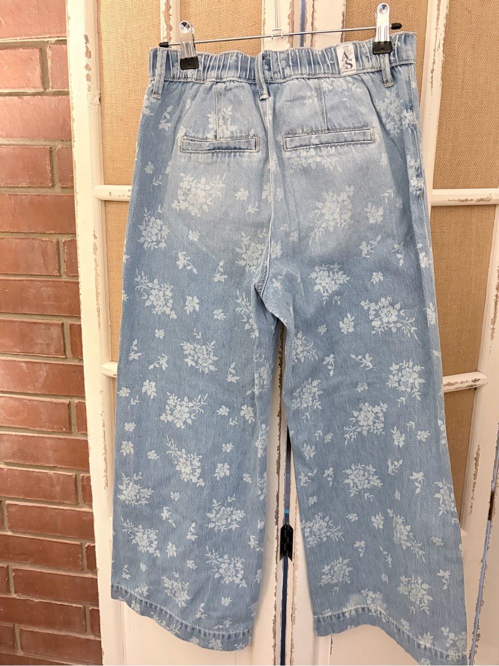 Altar’d State NWT Floral Print Cropped Wide Leg Jeans Light Wash Boho Size 27 - Picture 6 of 9